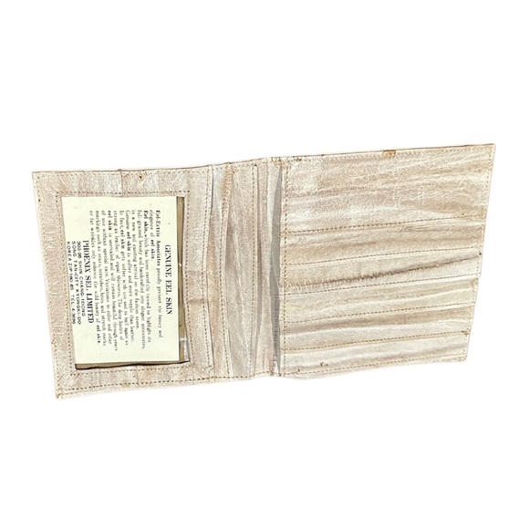 Genuine Eel Skin Wallet - Cream  Color -New - Picture 15 of 16